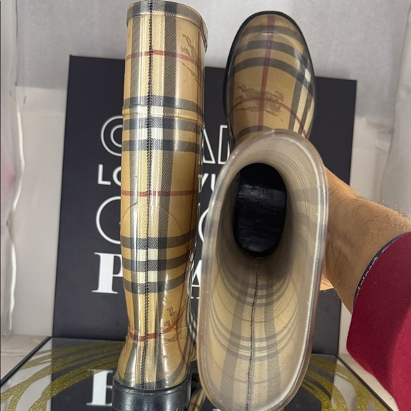 Burberry Tan Plaid Winter & Rain Boots - Picture 8 of 11